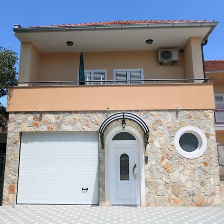 Apartman Delux Brkic Apartamento Lozovac Exterior foto